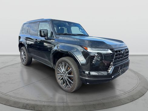Used 2024 Lexus GX 550 w/ Accessory Package (Z1) AWD/4WD image 5