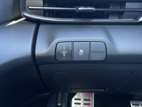 Used 2025 Hyundai Elantra N image 11