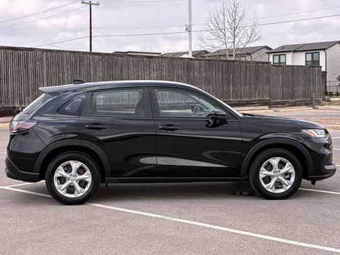 Certified 2023 Honda HR-V LX image 7