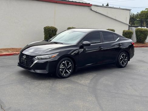 Used 2025 Nissan Sentra SV FWD image 2