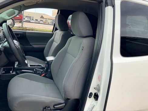 Used 2020 Toyota Tacoma SR AWD/4WD image 8