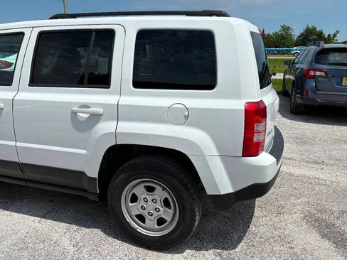 Used 2016 Jeep Patriot Sport w/ Power Value Group AWD/4WD image 16