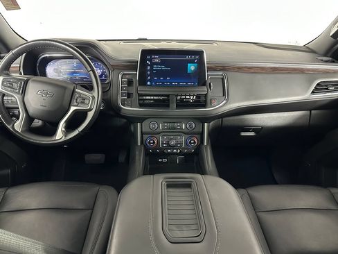 Used 2023 Chevrolet Suburban Z71 w/ Luxury Package AWD/4WD image 10