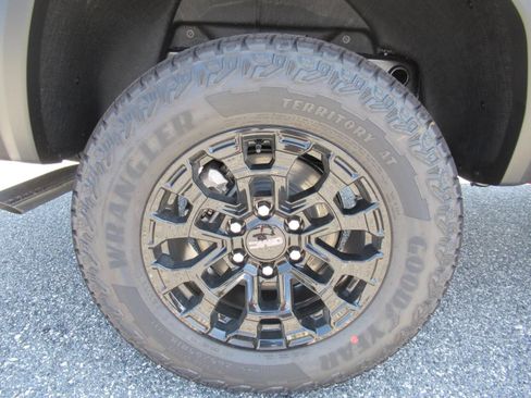 New 2026 GMC Canyon Elevation w/ Convenience Package RWD image 8