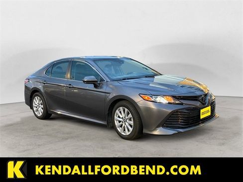 Used 2019 Toyota Camry LE image 1