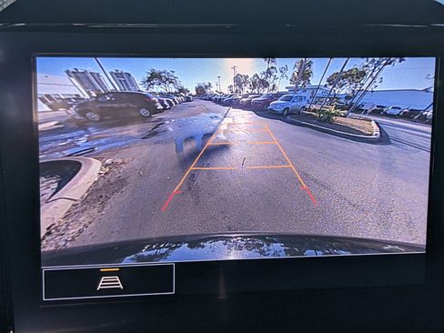 Used 2023 Chevrolet Traverse LT image 26