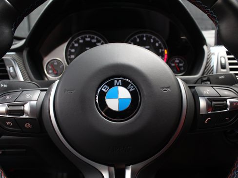Used 2018 BMW M4 Coupe w/ Competition Package RWD image 54