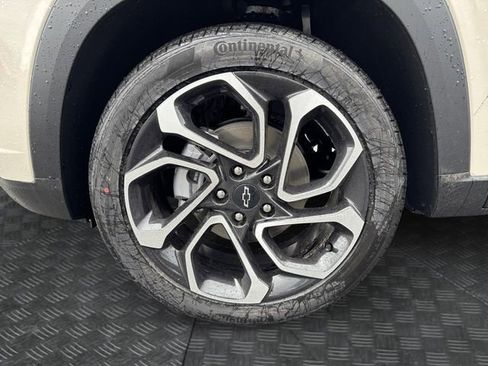 New 2026 Chevrolet Trax RS w/ Sunroof Package image 14