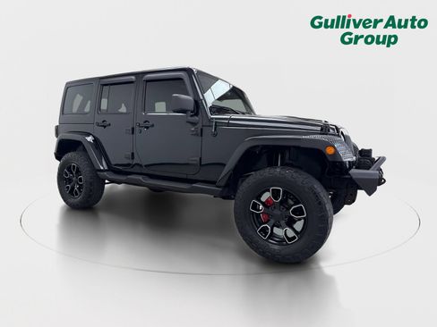 Used 2018 Jeep Wrangler Unlimited Sahara AWD/4WD image 12