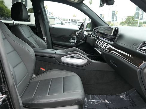 Used 2025 Mercedes-Benz GLS 450 4MATIC image 25