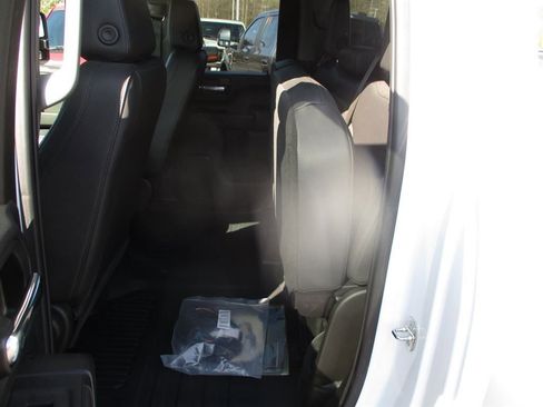 Used 2024 GMC Sierra 3500 Pro w/ Convenience Package image 7