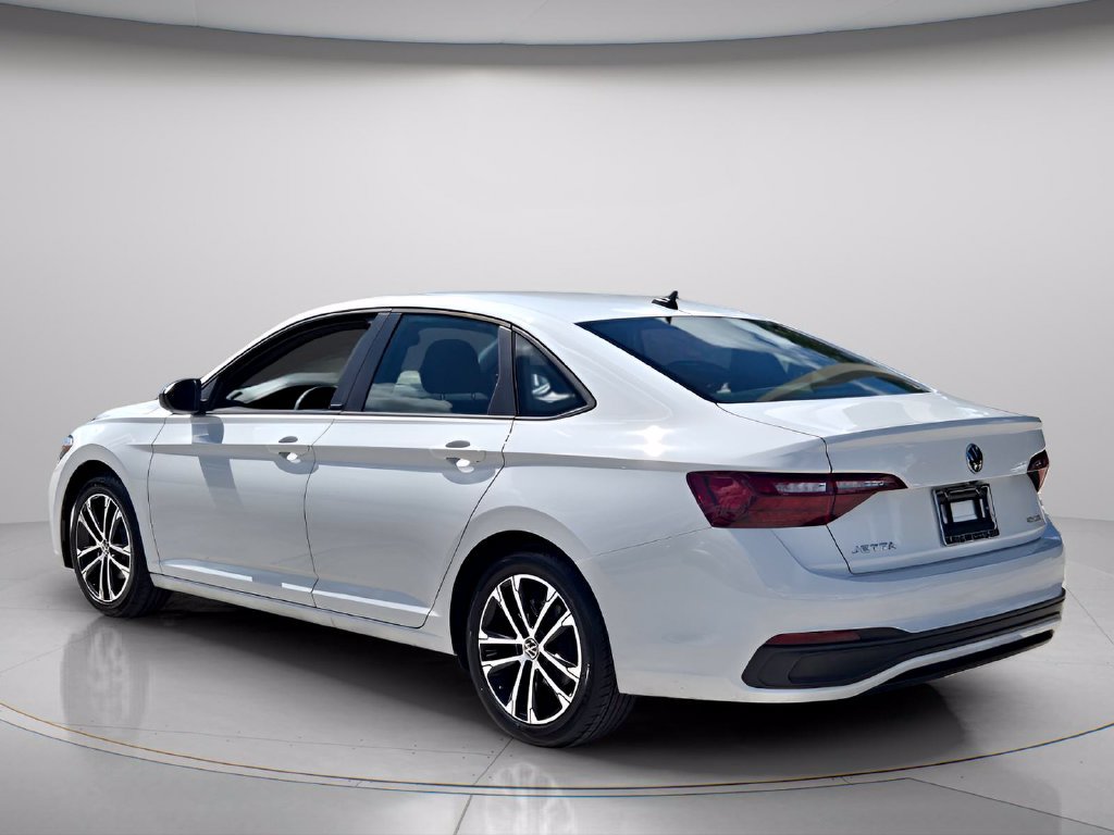 Certified 2024 Volkswagen Jetta Sport FWD image 4
