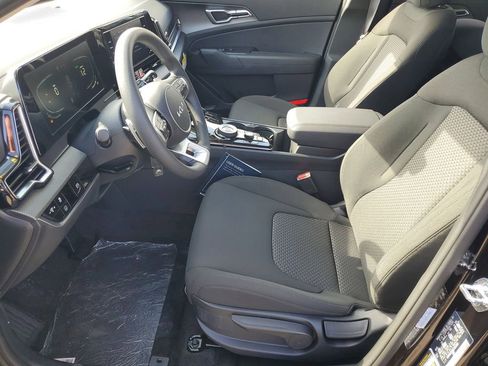 New 2025 Kia Sportage LX image 5