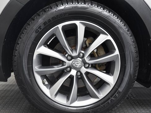 Used 2017 Hyundai Santa Fe SE image 7