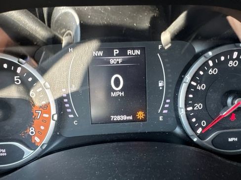 Used 2018 Jeep Renegade Latitude w/ Cold Weather Group AWD/4WD image 14