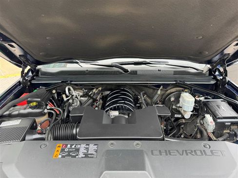 Used 2020 Chevrolet Suburban Premier AWD/4WD image 12