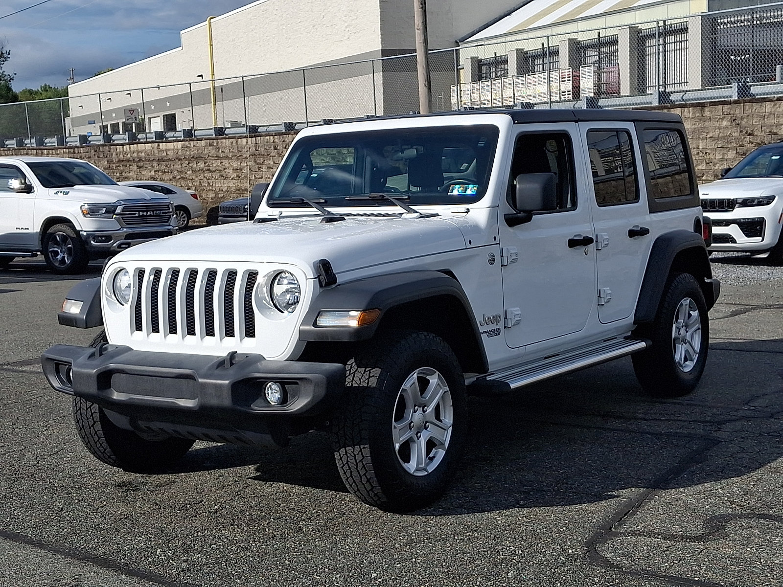 Used 2021 Jeep Wrangler Unlimited Sport AWD/4WD image 3