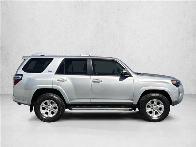 Used 2018 Toyota 4Runner SR5 AWD/4WD image 4