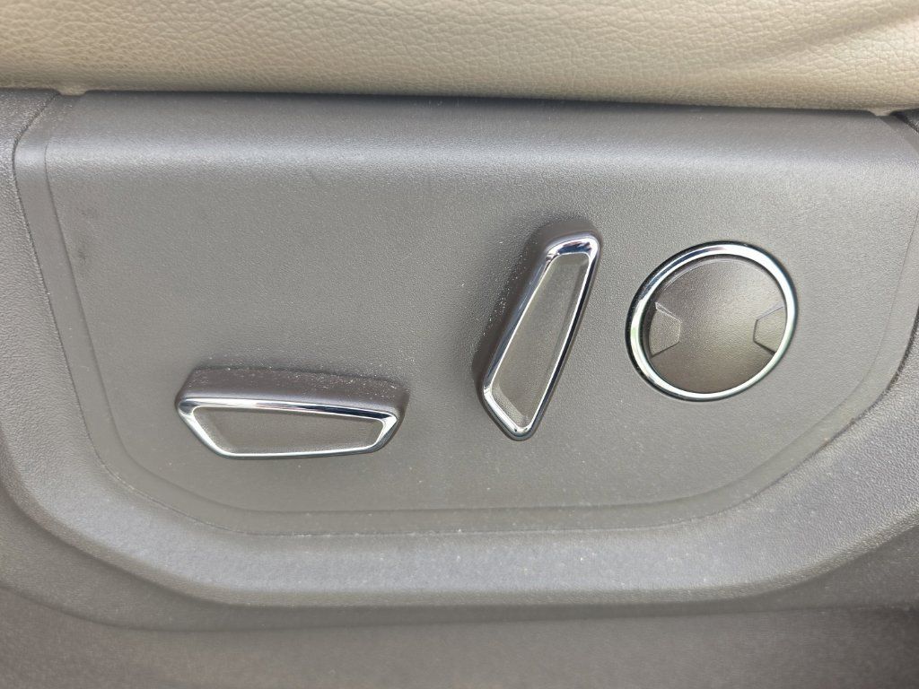 Used 2021 Ford Expedition Limited RWD image 12
