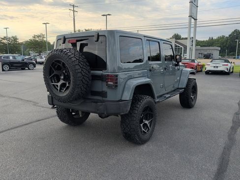 Used 2014 Jeep Wrangler Unlimited Sahara w/ Connectivity Group AWD/4WD image 14