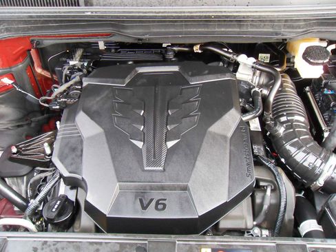 Used 2024 Kia Carnival SX image 9