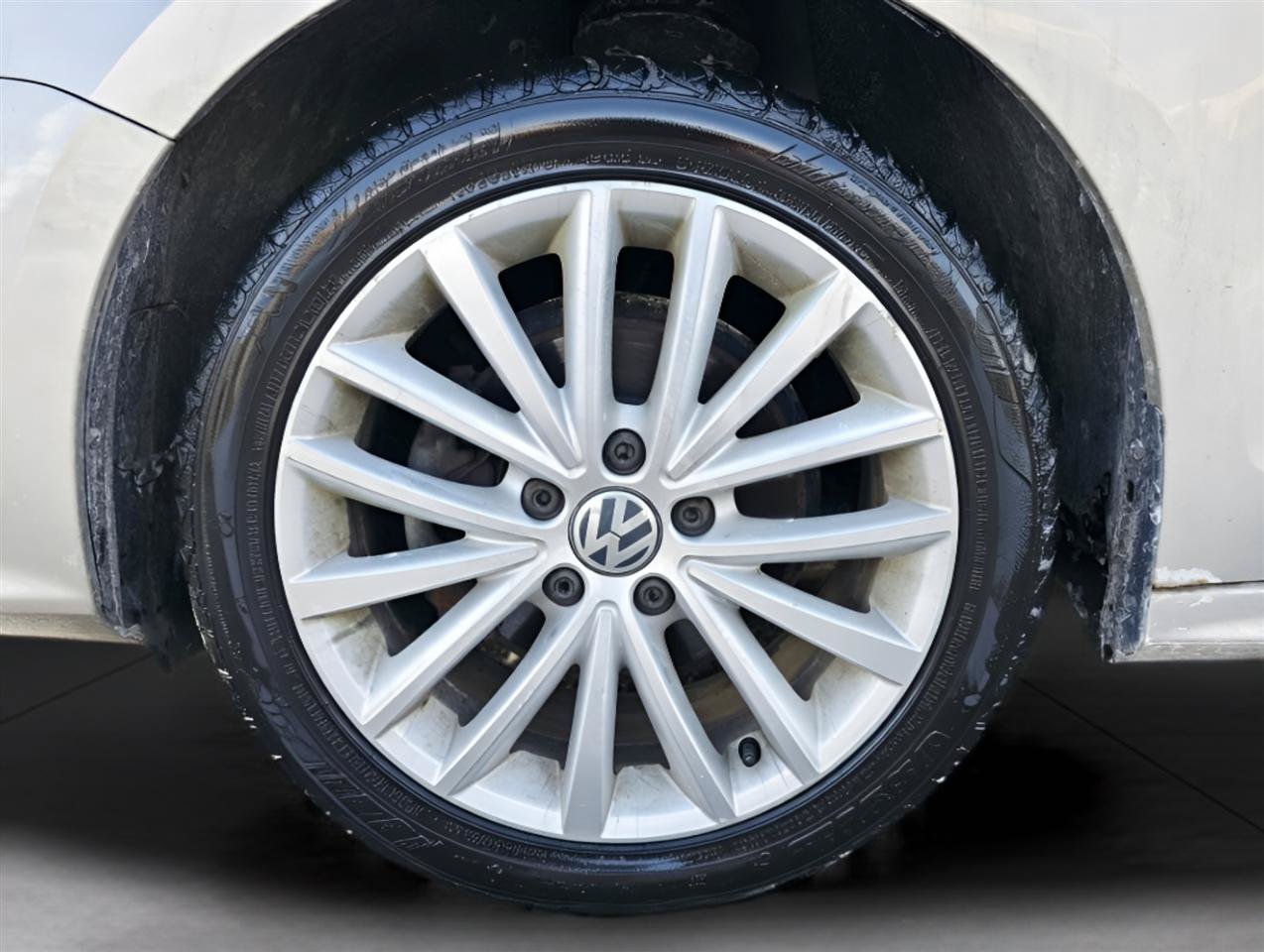 Used 2016 Volkswagen Jetta SEL w/ Lighting Package FWD image 34