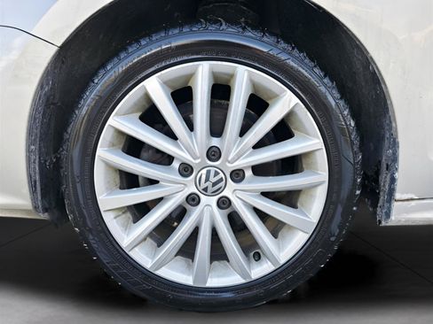 Used 2016 Volkswagen Jetta SEL w/ Lighting Package FWD image 34