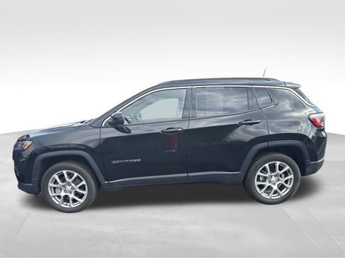 Used 2023 Jeep Compass Latitude AWD/4WD image 7