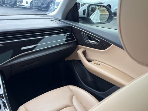Used 2022 Audi Q8 Premium Plus image 26