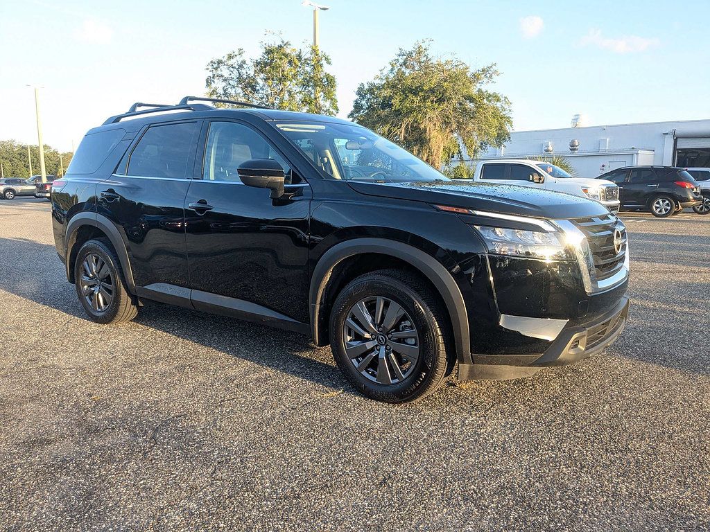 Certified 2025 Nissan Pathfinder SV FWD image 2