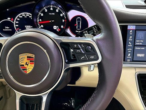 Used 2019 Porsche Panamera w/ Premium Package image 21