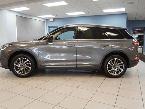 Used 2022 Lincoln Corsair AWD w/ Equipment Group 101A image 2