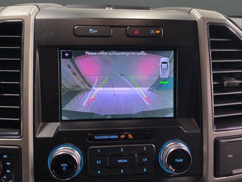 Used 2019 Ford F150 Lariat w/ Equipment Group 502A Luxury AWD/4WD image 15