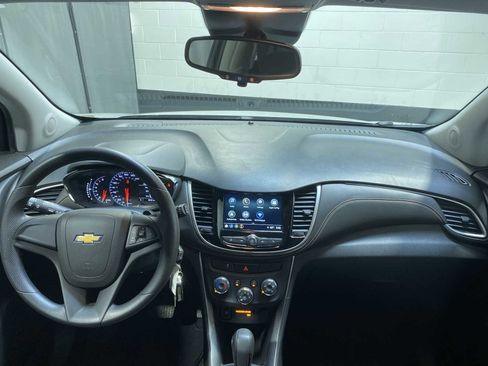 Used 2018 Chevrolet Trax LS AWD/4WD image 10