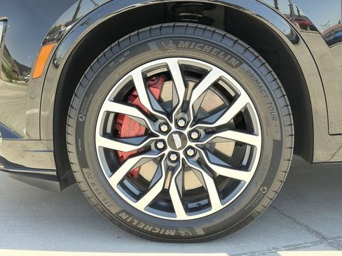 Certified 2025 Cadillac XT6 Sport w/ Platinum Package AWD/4WD image 10