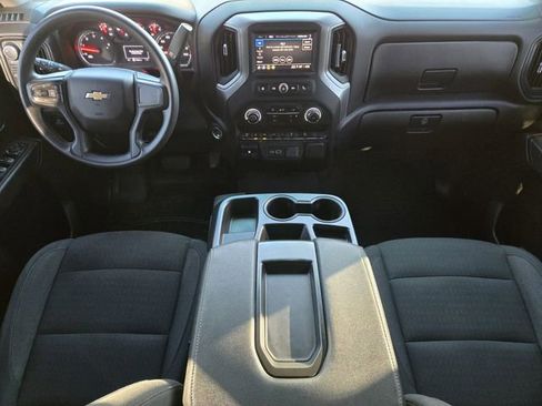 Used 2025 Chevrolet Silverado 2500 Custom w/ Custom Value Package image 28