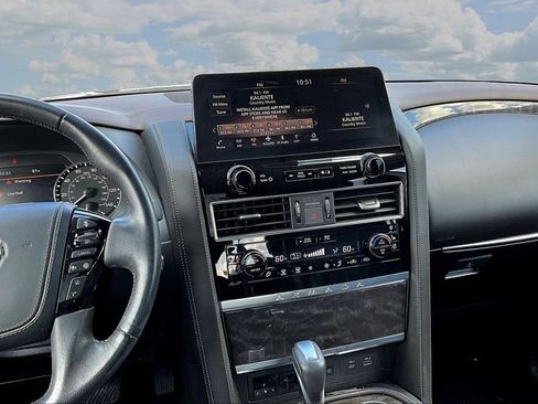 Used 2022 Nissan Armada Platinum w/ Captain's Chairs Package RWD image 9