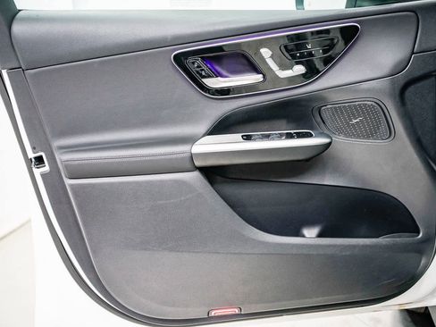 Used 2025 Mercedes-Benz GLC 300 image 19