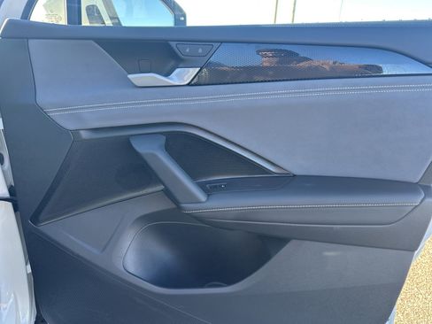 Certified 2025 Volkswagen Tiguan SE image 39