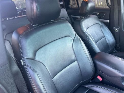 Used 2017 Ford Explorer XLT w/ Equipment Group 202A image 22