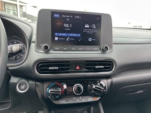 Used 2022 Hyundai Kona SEL image 10