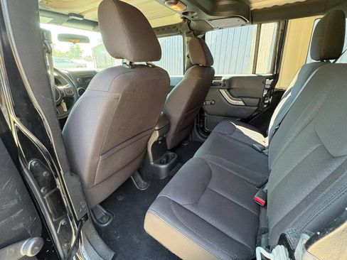 Used 2015 Jeep Wrangler Unlimited Sport w/ Max Tow Package AWD/4WD image 15