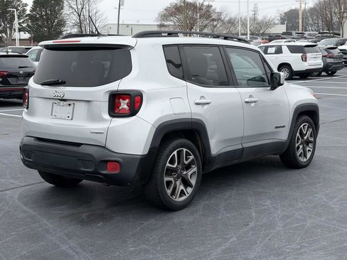 Used 2017 Jeep Renegade Latitude image 7
