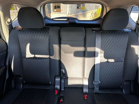 Used 2018 Nissan Rogue SV w/ Premium Package image 35