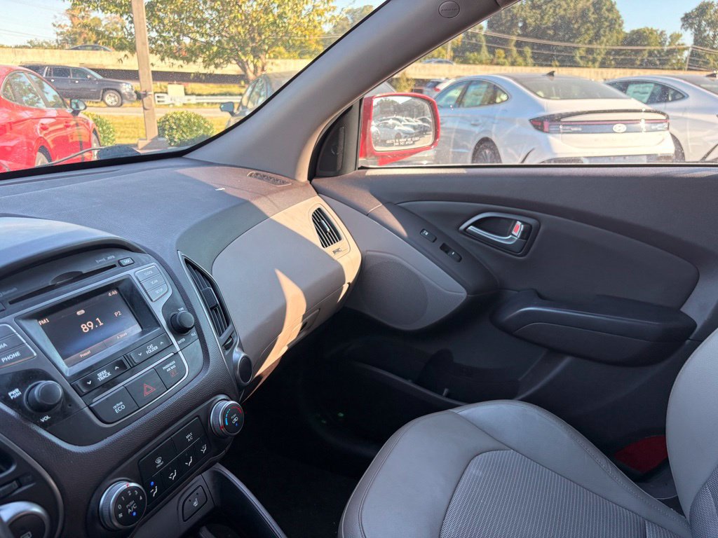 Used 2015 Hyundai Tucson SE FWD image 21