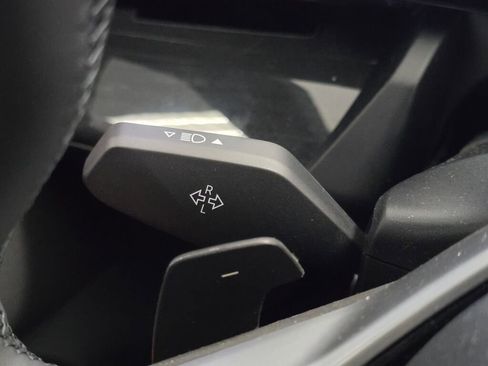 Used 2026 BMW 530i xDrive w/ Premium Package image 43