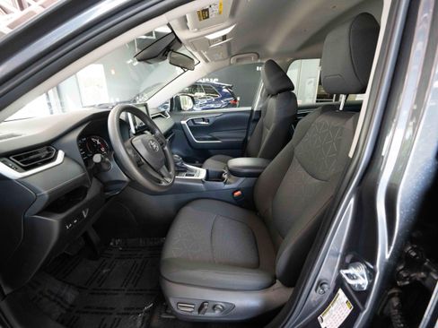 Used 2025 Toyota RAV4 XLE AWD/4WD image 9