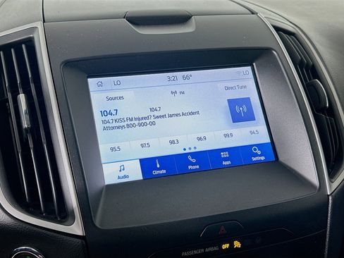 Used 2019 Ford Edge SEL image 21