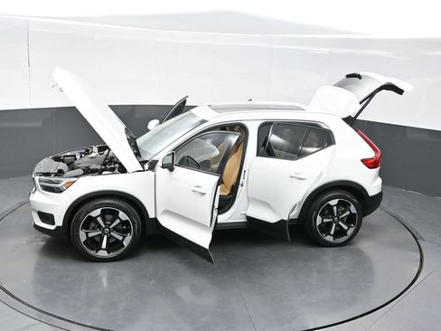 Used 2019 Volvo XC40 T5 Momentum AWD/4WD image 41