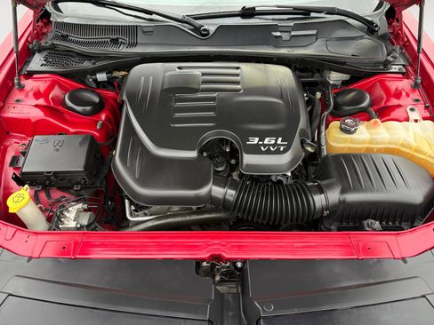 Used 2015 Dodge Challenger SXT Plus RWD image 29